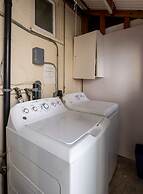 Beachside Bungalow 5 Minute Walk From the Shore