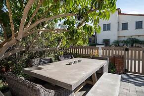 Beachside Bungalow 5 Minute Walk From the Shore