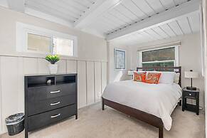 Beachside Bungalow 5 Minute Walk From the Shore