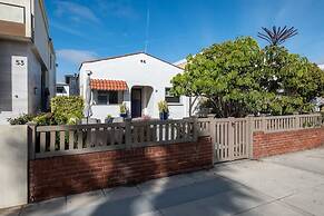 Beachside Bungalow 5 Minute Walk From the Shore