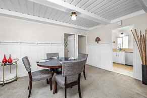 Beachside Bungalow 5 Minute Walk From the Shore