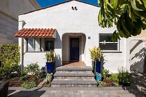 Beachside Bungalow 5 Minute Walk From the Shore