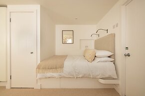 Charming One-bedroom Retreat in Historic Bath