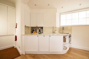 Charming One-bedroom Retreat in Historic Bath