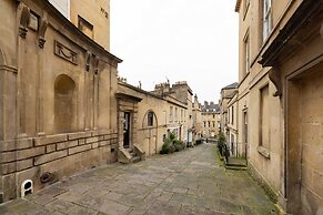 Charming One-bedroom Retreat in Historic Bath