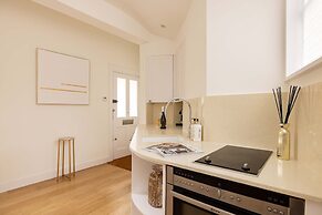 Charming One-bedroom Retreat in Historic Bath