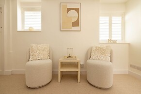 Charming One-bedroom Retreat in Historic Bath