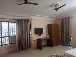 Hotel Queens Pearl Inn