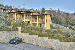 Alice House Terrace & Lake View