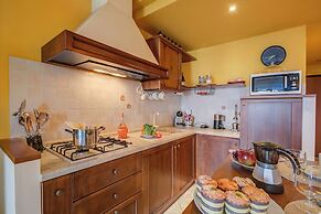 Alice House Terrace & Lake View