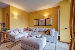 Alice House Terrace & Lake View