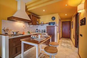 Alice House Terrace & Lake View