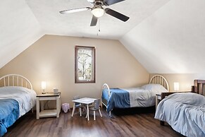 Lakelife At Somerset 4 Bedroom Home