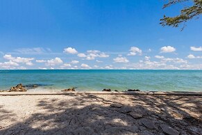 Dolphin Watch 3 Bedroom Home