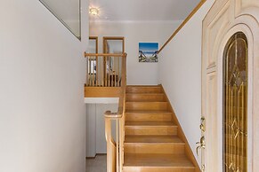 Dolphin Watch 3 Bedroom Home