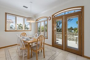 Dolphin Watch 3 Bedroom Home