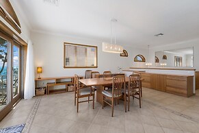 Dolphin Watch 3 Bedroom Home