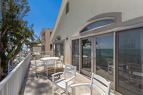 Dolphin Watch 3 Bedroom Home