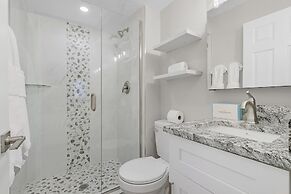 Seaside 101: Oceanview 2br/2ba Condo With Pool, Steps To Beach 2 Bedro