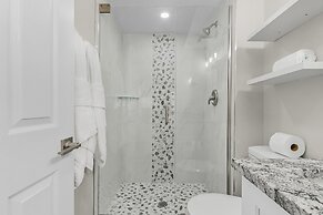 Seaside 101: Oceanview 2br/2ba Condo With Pool, Steps To Beach 2 Bedro