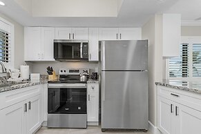 Seaside 101: Oceanview 2br/2ba Condo With Pool, Steps To Beach 2 Bedro