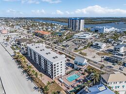 Seaside 108: Oceanview 2br/2ba Condo With Pool, Steps To Beach 2 Bedro