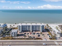 Seaside 108: Oceanview 2br/2ba Condo With Pool, Steps To Beach 2 Bedro