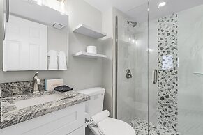 Seaside 108: Oceanview 2br/2ba Condo With Pool, Steps To Beach 2 Bedro