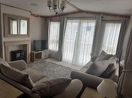 Luxury 2 Bedroom van Linen Included Pets go Free