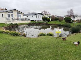 Luxury 2 Bedroom van Linen Included Pets go Free