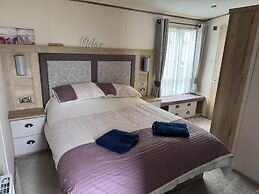 Luxury 2 Bedroom van Linen Included Pets go Free