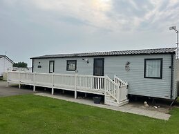 Luxury 2 Bedroom van Pets go Free