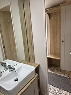 Luxury 2 Bedroom van Linen Included Pets go Free