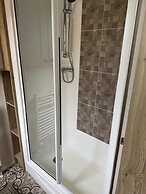 Luxury 2 Bedroom van Linen Included Pets go Free