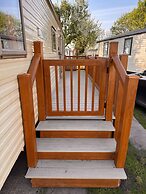 3 Bedroom, Side Gated Decking, Wifi, Pets Welcome