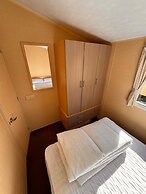 3 Bedroom, Side Gated Decking, Wifi, Pets Welcome