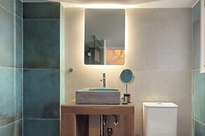 Phaedrus Living: Kallithea Heights Residence