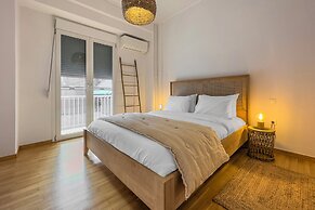 Phaedrus Living: Kallithea Heights Residence