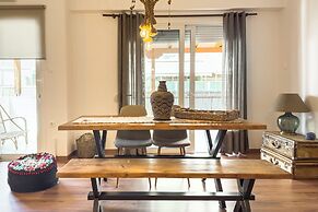 Phaedrus Living: Kallithea Heights Residence