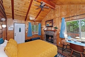 Alpine A-frame Tranquil Retreat in Big Bear Lake!