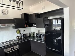 Spacious 2 bed Unit in Eastlea - 2228