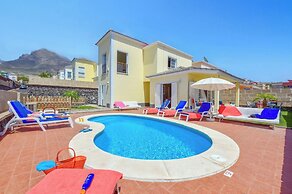 Tropical Oasis Villa in Adeje