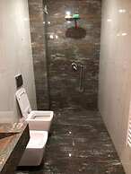 Tirent Apartment Komuna Parisit 1