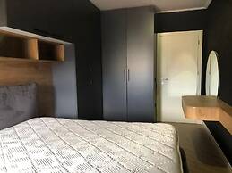 Tirent Apartment Komuna Parisit 1