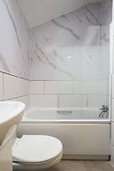 Dartford - 3 Bed House- Sleeps7 - Garden