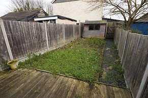 Dartford - 3 Bed House- Sleeps7 - Garden