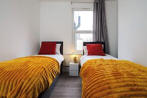 Dartford - 3 Bed House- Sleeps7 - Garden