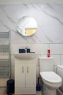 Dartford - 3 Bed House- Sleeps7 - Garden