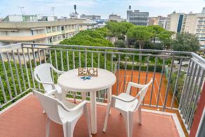 Side sea View Flat for 6 Guests Near Bibione Beach
