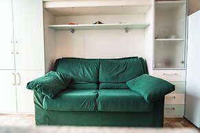 Side sea View Flat for 6 Guests Near Bibione Beach